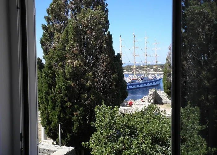 Apartments Zlata In The Heart Of The Old Town, Close To The Beach Rab Town