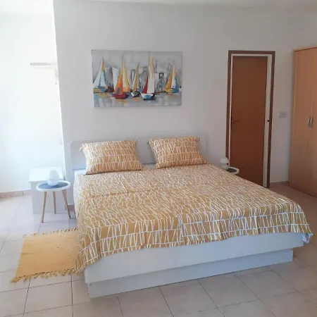 Apartments Zlata In The Heart Of The Old Town, Close To The Beach * Rab Town
