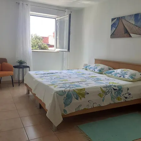 Apartments Zlata In The Heart Of The Old Town, Close To The Beach * Rab Town