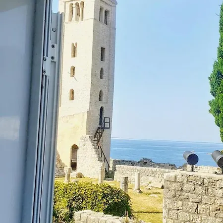 Zlata In The Heart Of The Old Town, Close To The * Rab Town