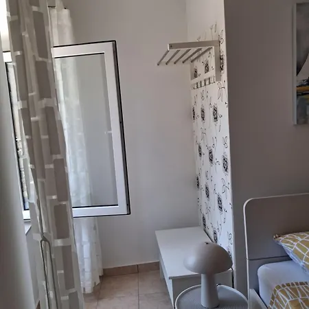 Apartman Apartments Zlata In The Heart Of The Old Town, Close To The Beach Rab Town