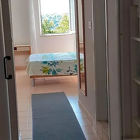 Apartman Apartments Zlata In The Heart Of The Old Town, Close To The Beach Rab Town