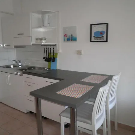 Zlata In The Heart Of The Old Town, Close To The Apartament Rab Town